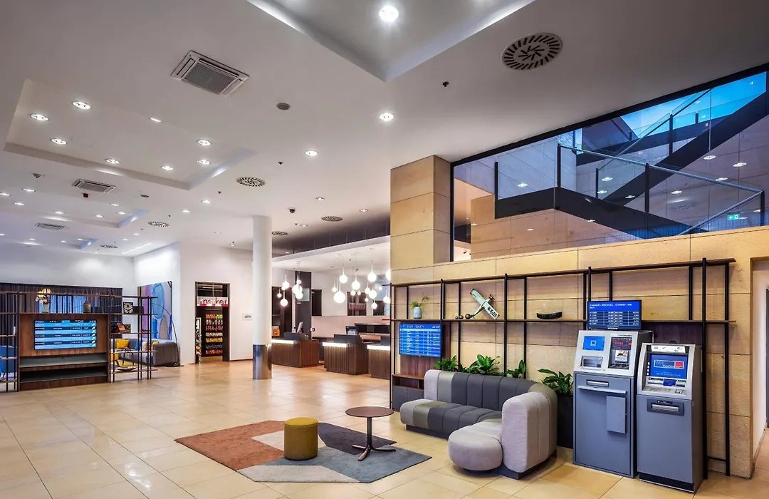 Courtyard By Marriott Prague Airport-1