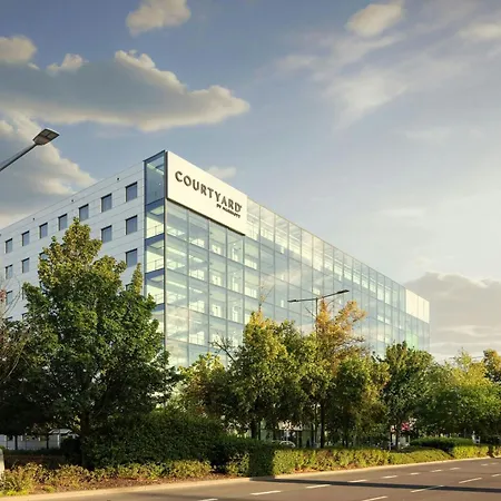 Courtyard By Marriott Prague Airport-2